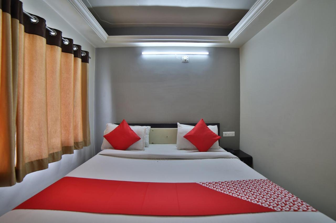 Oyo 41929 Hotel Loyal Residency Jāmnagar Exteriér fotografie